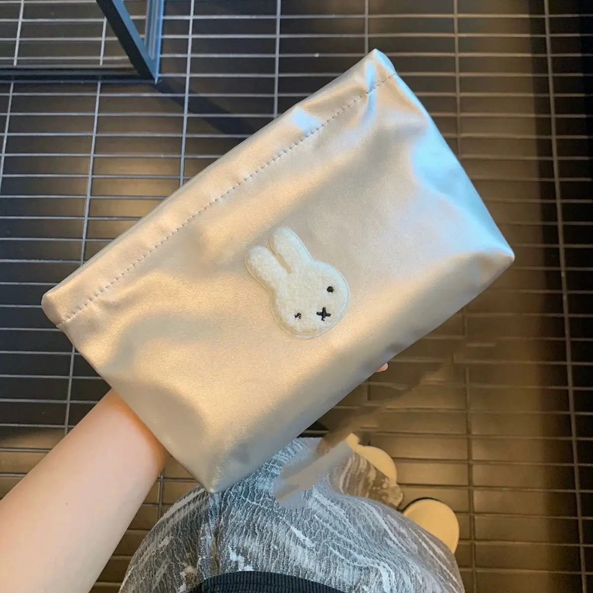 Kreskówkowa kosmetyczka Miffy, – Makeup Organizer recenzja i cena