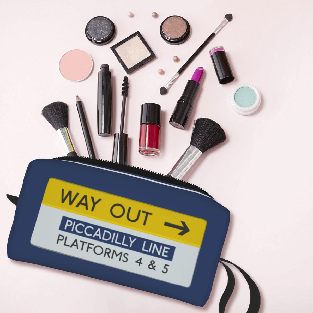 Kosmetyczka z motywem znaku wy – Beauty Makeup London recenzja i cena
