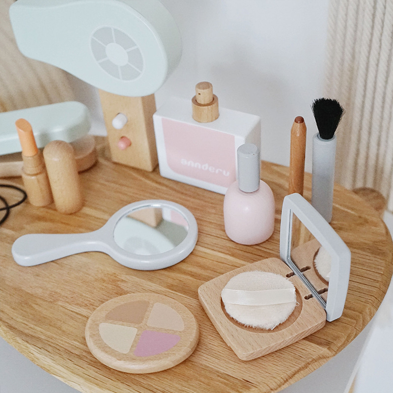Nowy Drewniany Zestaw do Makij – Beauty Makeup Games recenzja i cena